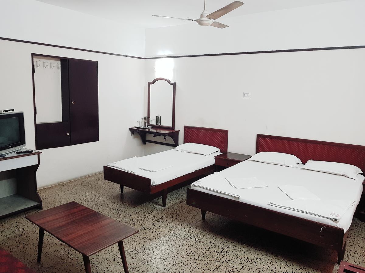 Keerthi Hotel Thiruvananthapuram Luaran gambar